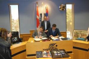 Gradonačelnici Nijagara Folsa i Kraljeva potpisuju prvu Povelju prijateljstva između dva grada iz Kanade i Srbije